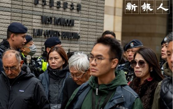 陳日君（白髮）與黎智英太太李韻琴 (戴墨鏡)聞判後一齊離開法院。（陳孜帥攝）